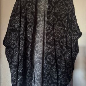 RVCA Black and Gray Patterned Kimono